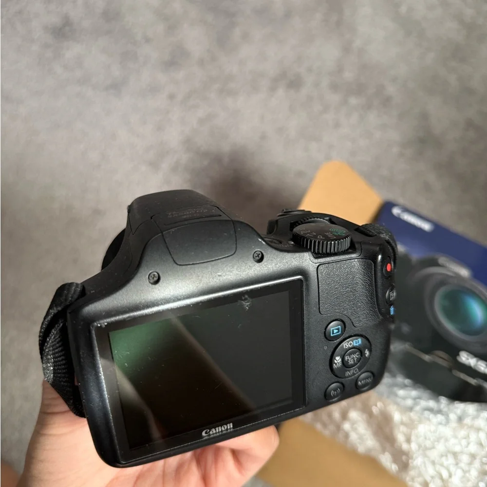 Canon Black Digital Camera with Zoom Lens